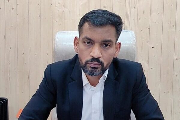 मुख्यमंत्री के प्रस्तावित भ्रमण को देखते हुए तैयारियों में जुटा जिला प्रशासन, डीएम डॉ. आशीष चौहान ने अधिकारियों को दिए सख्त निर्देश