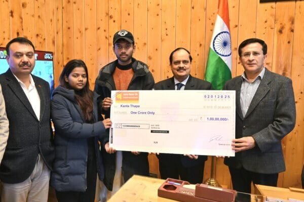 डीजीपी दीपम सेठ ने PNB के सौजन्य से दिवंगत ASI कान्ता थापा के आश्रितजन को सौंपी 01 करोड़ रुपये की दुर्घटना बीमा राशि