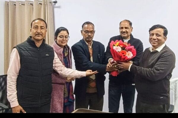 हल्द्वानी पहुंचे डीजी सूचना बंशीधर तिवारी, बोले – धामी सरकार की पत्रकारों के हित में मुहिम जारी, अब तहसील स्तर पर पत्रकारों को मान्यता देने की तैयारी