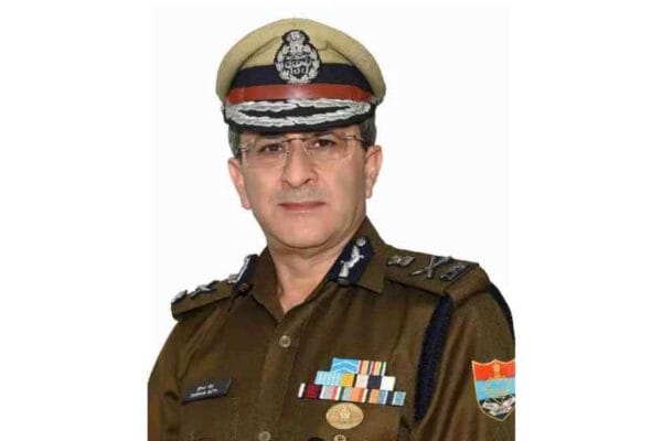 प्रेमनगर क्षेत्र में हुई डकैती प्रकरण में डीजीपी का कड़ा एक्शन, घटना में सम्मिलित तीनों पुलिसकर्मी निलंबित