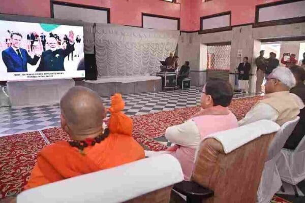 मुख्यमंत्री धामी ने जगतगुरु आश्रम, हरिद्वार में प्रधानमंत्री नरेन्द्र मोदी के ‘मन की बात’ कार्यक्रम का 119वां संस्करण सुना